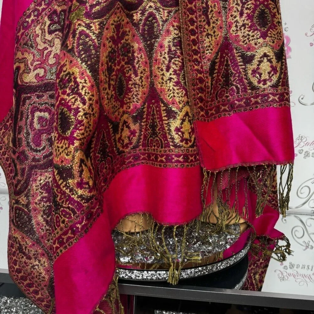 Scarf gold shimmer bright pink Elegant Paisley Shawl in Rich Pink and Gold